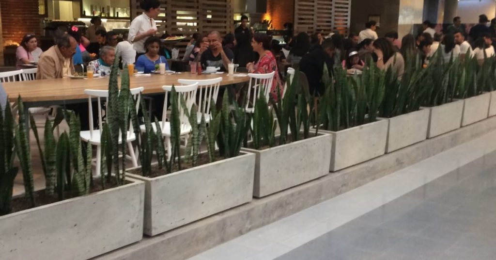 📞CREPES Y WAFFLES PLAZA CENTRAL Direccion Colombia 🗺